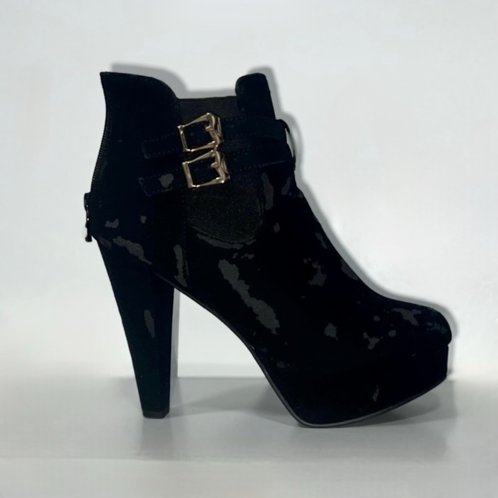 TOP Moda - Black High Heeled Zip Up Boots